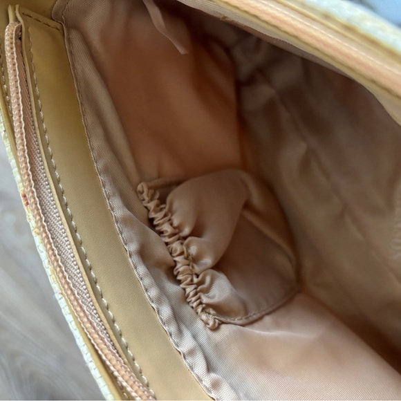 ❗️SOLD!!! - Vintage Floral Caramel Leather Shoulder Bag - Picture 8 of 9